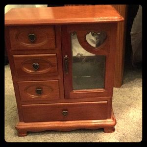 Jewelry box